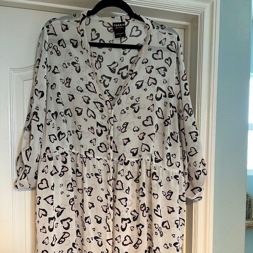Torrid Barbie hi-lo top size 3